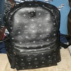 MCM BLACK BACK PACK